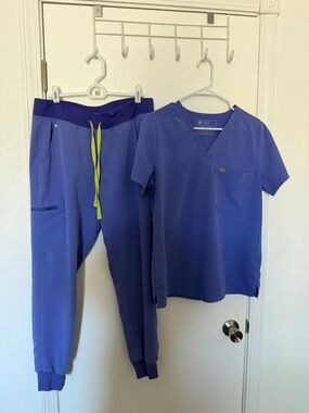FIGS Women's Blueberry Catarina (Medium) and Zamora Jogger (Medium)